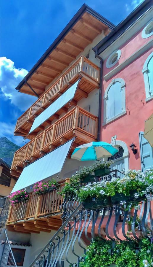 Antica Casa Alboletta - Appartamento Frida Kahlo Riva del Garda Eksteriør bilde