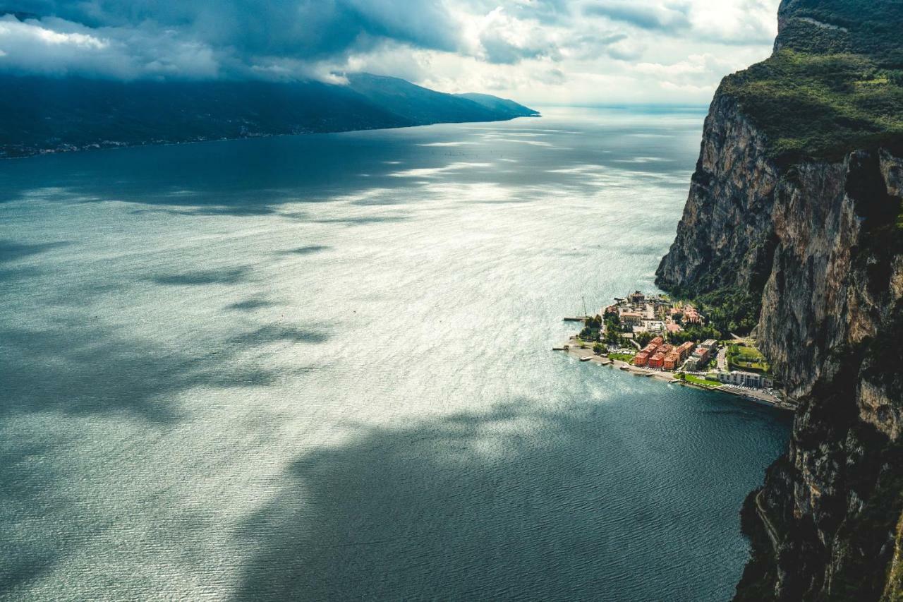Antica Casa Alboletta - Appartamento Frida Kahlo Riva del Garda Eksteriør bilde